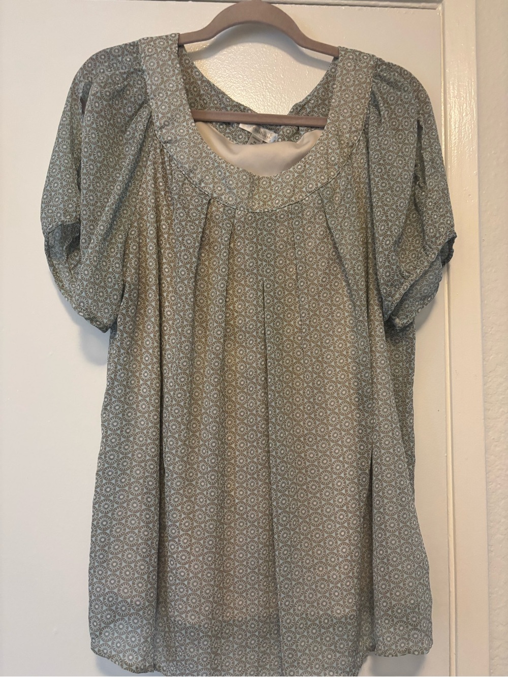 Dress Barn Sage Green Geometric Scoop Neck Blouse